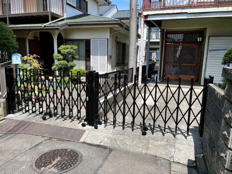 相模原市上九沢 フェンス外構工事 施工後 伸縮門扉