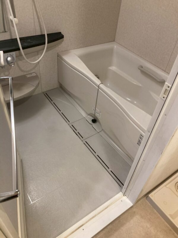 座間市座間 マンション 浴室リフォーム前のユニットバス